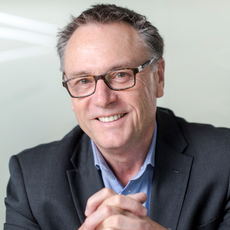 Dr Chris  Stephenson